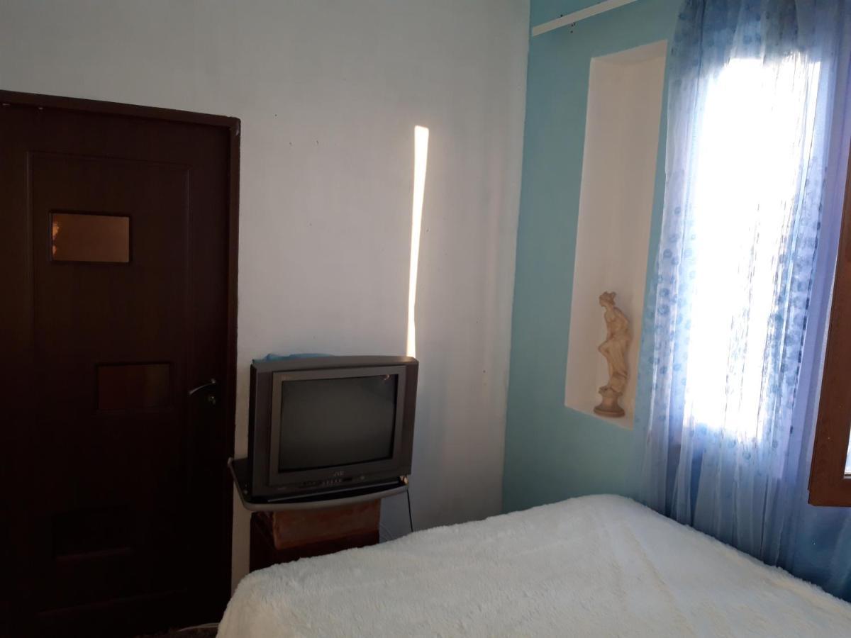 Sam'S Place, Tours With Sam Yerevan Exterior foto