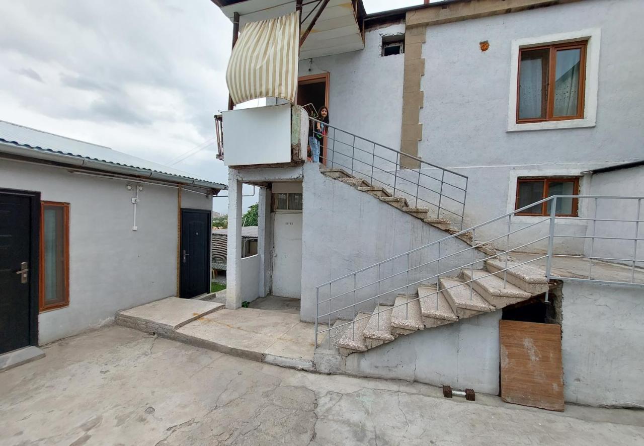 Sam'S Place, Tours With Sam Yerevan Exterior foto