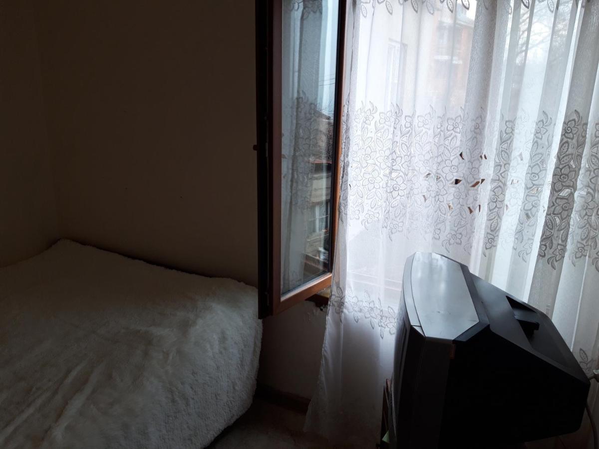 Sam'S Place, Tours With Sam Yerevan Exterior foto